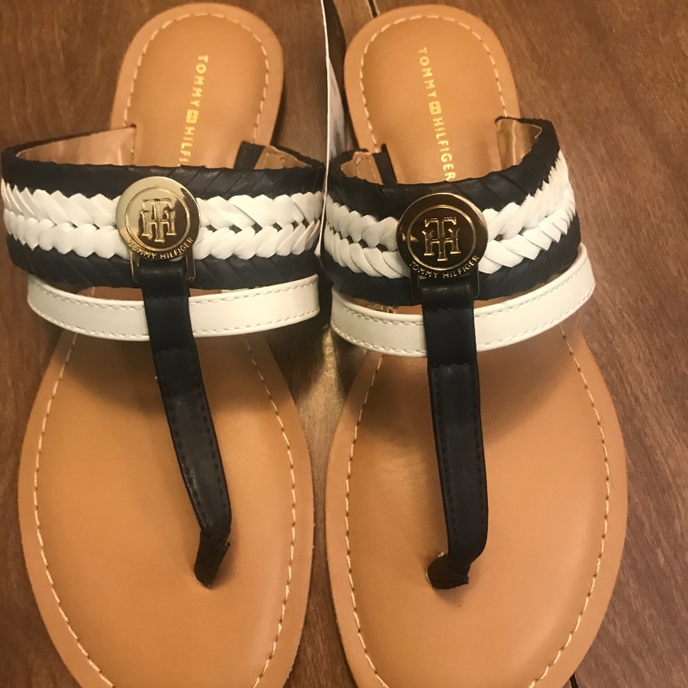 New Tommy Hilfiger AwLADY sandals size 7